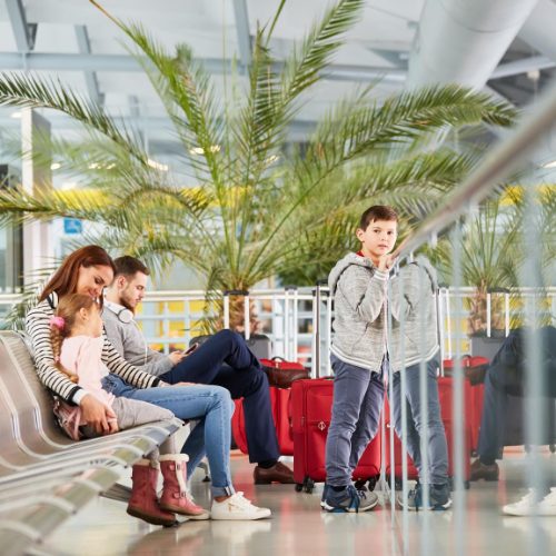 gatwick disruption - children at airport